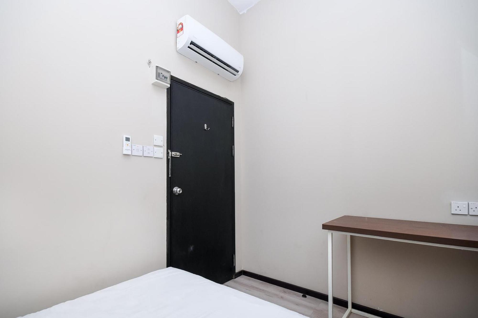 Spot On 89838 Lm Residence ميري المظهر الخارجي الصورة